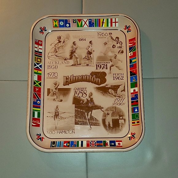 Vintage Coca-Cola 1978 Edmonton Commonwealth Games Tray - Picture 1 of 8